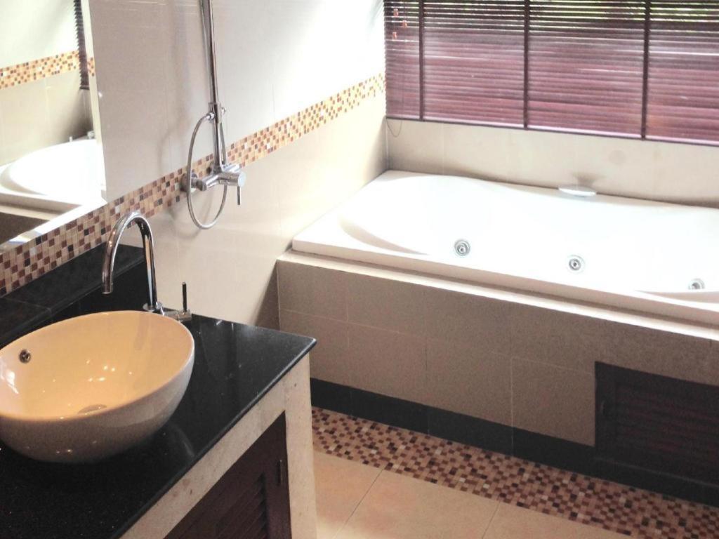 Grand Hill Residence Praia Chaweng Exterior foto