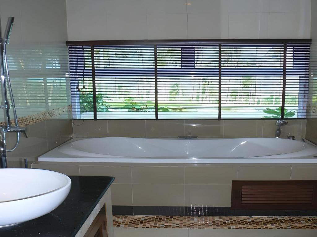 Grand Hill Residence Praia Chaweng Exterior foto